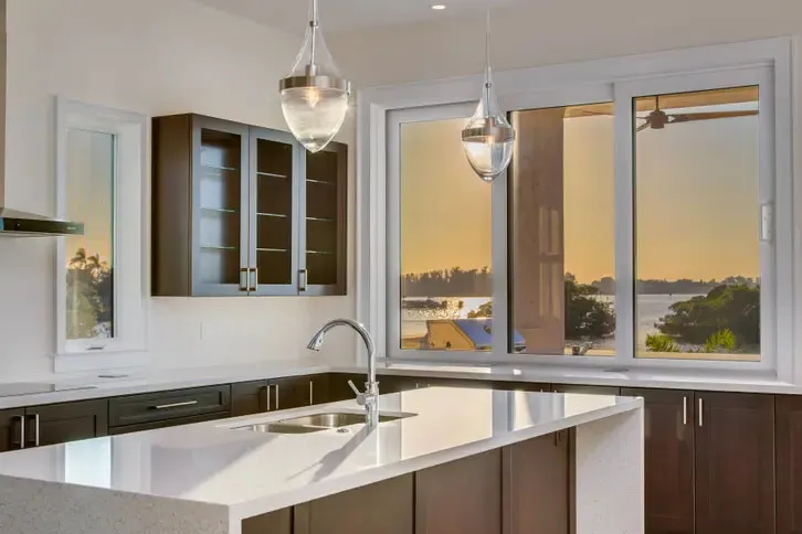 MITER BRANDS CLOSING FLORIDA PLANTS