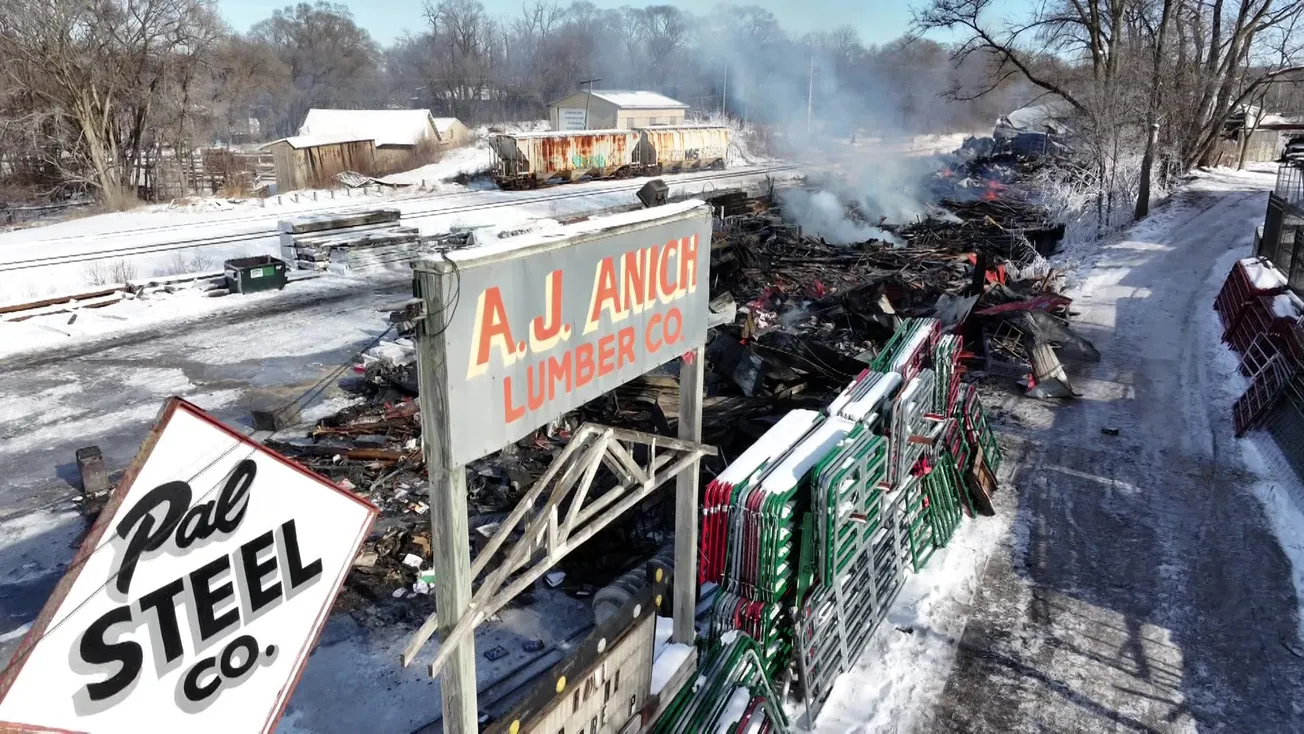 FIRE DESTROYS WISCONSIN LUMBERYARD